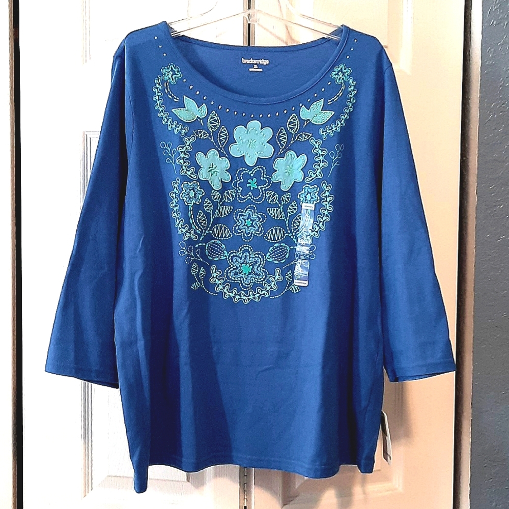 Pretty blue 3/4 sleeve tee